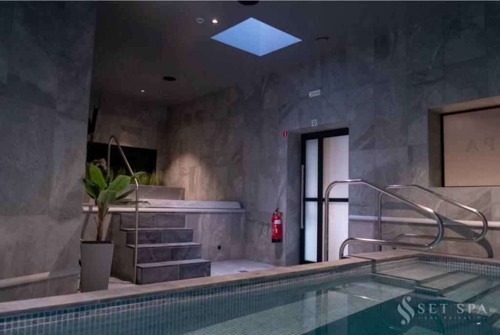 Set Spa Mouscron Esterno foto